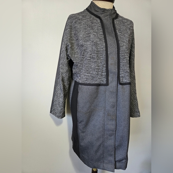 Lululemon Athletica Grey Cocoon Car Coat. Size XS - Picture 3 of 14